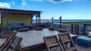 Deluxe Ocean View Penthouse with private Roof Deck